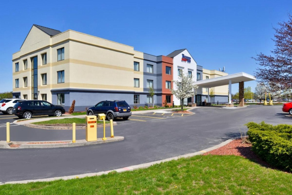 Fairfield Inn by Marriott Rochester Airport Main image